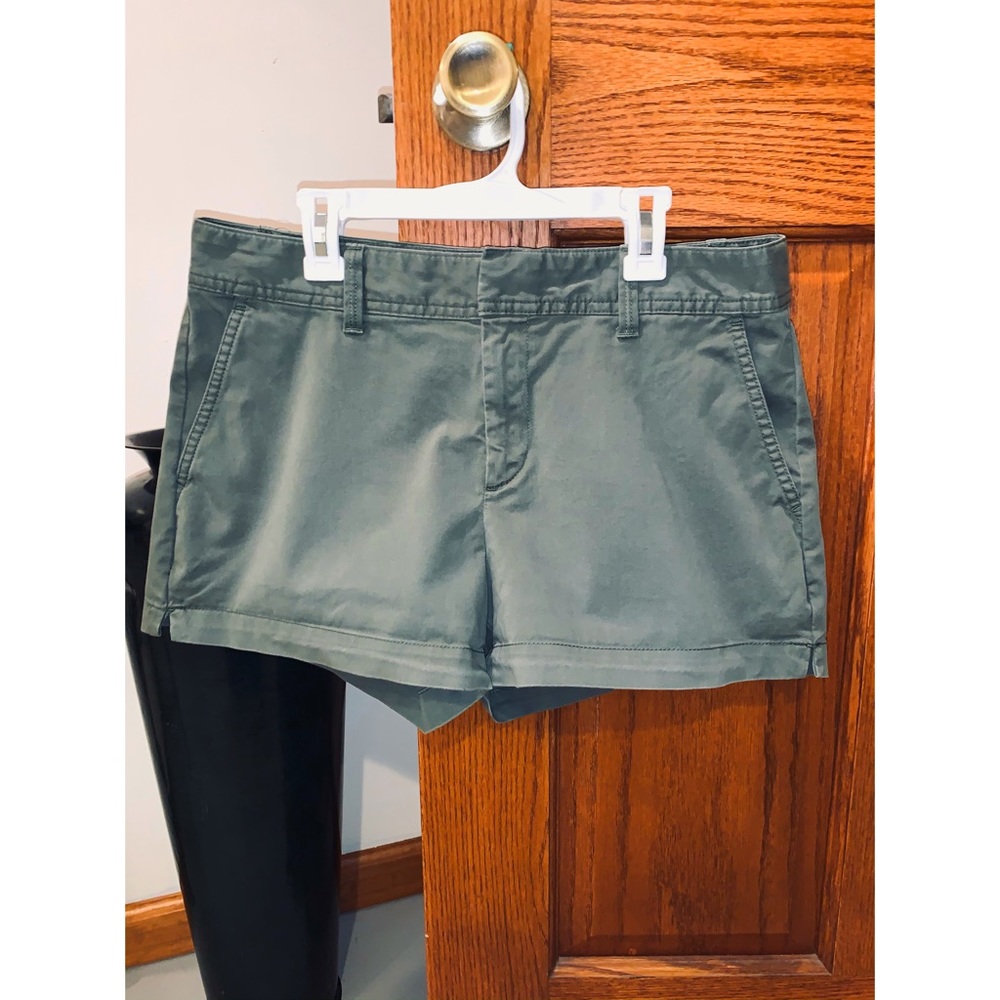 Gap shorts